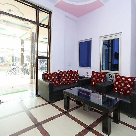 אגרה Oyo 11041 Hotel Taj Ansh מראה חיצוני תמונה